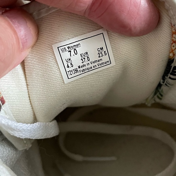 Vans Pineapple Print Canvas Shoes Women’s Size 7 - Picture 6 of 9